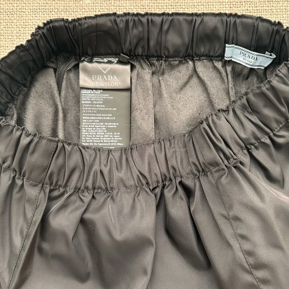 COPY - Prada Women’s ReNylon Shorts size 42 - Picture 6 of 9
